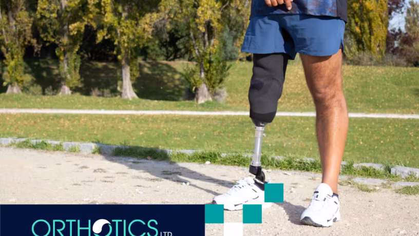 A sporty man with a prosthetic leg