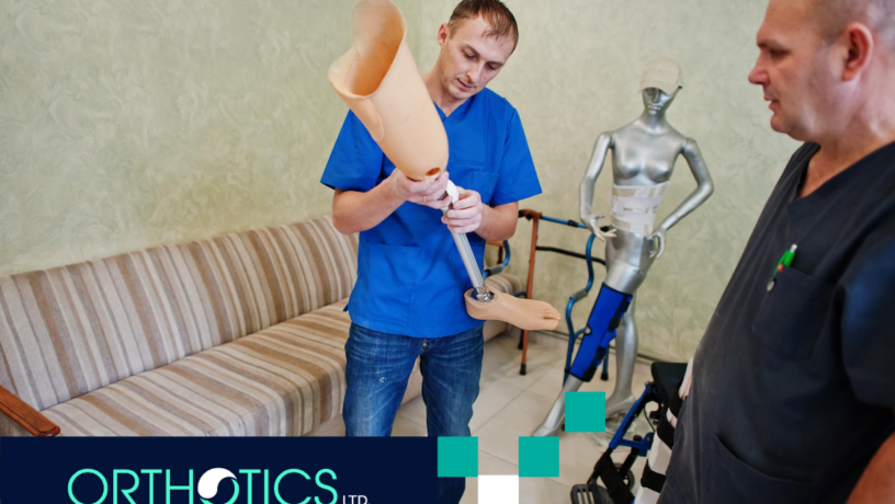A prosthetist talking to an amputee about customizing prosthetics