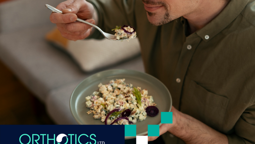 A man eating a healthy plate of food